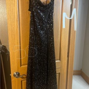 Sequin skirt slit on side